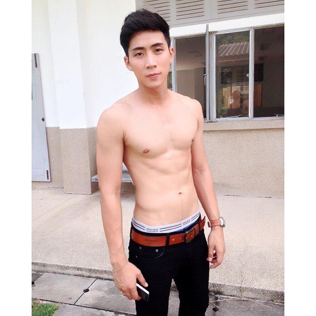 30 หนุ่มน่ากอด 2015  แต่ละคนหุ่นแซ่บๆทั้งนั้น