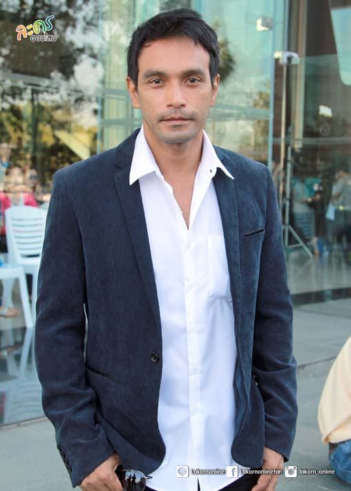 หล่อคมเข้มสมชายแบบ เมฆ วินัย