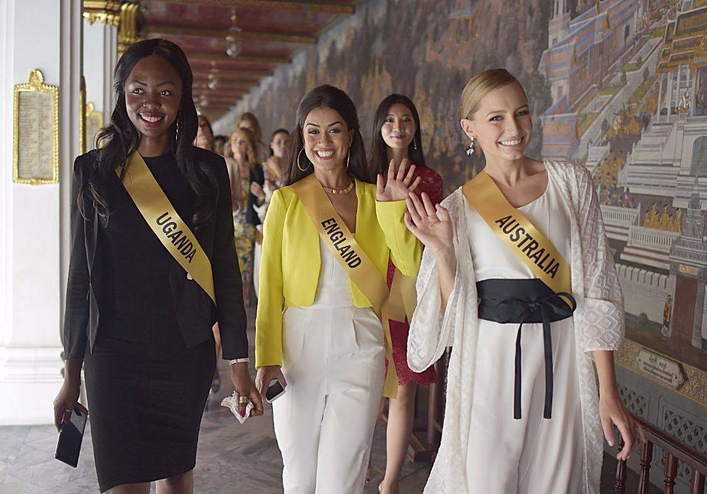 สาวงาม ผู้เข้าประกวด Miss Grand International 2015 เข้าชมวัดพระแก้ว