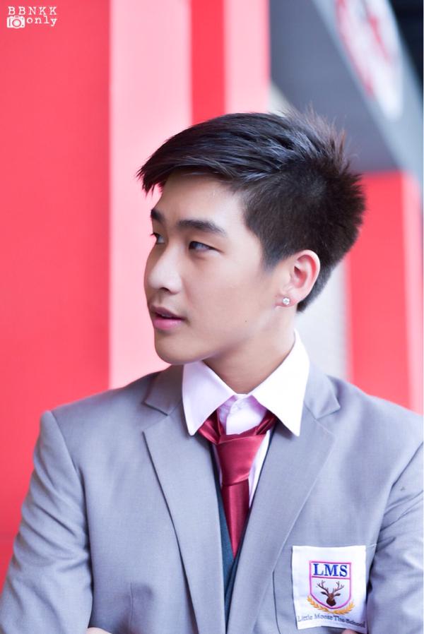 แบงค์ ธีวรา