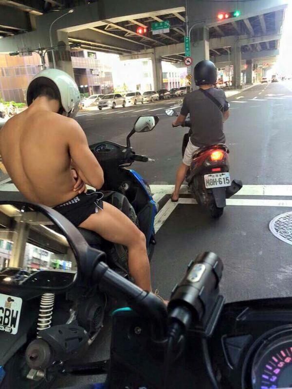 ผู้ชายพาเพลิน