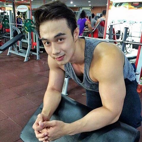 สกาย-จักรพงษ์  1ในนายแบบหนุ่มน่ากอด2015