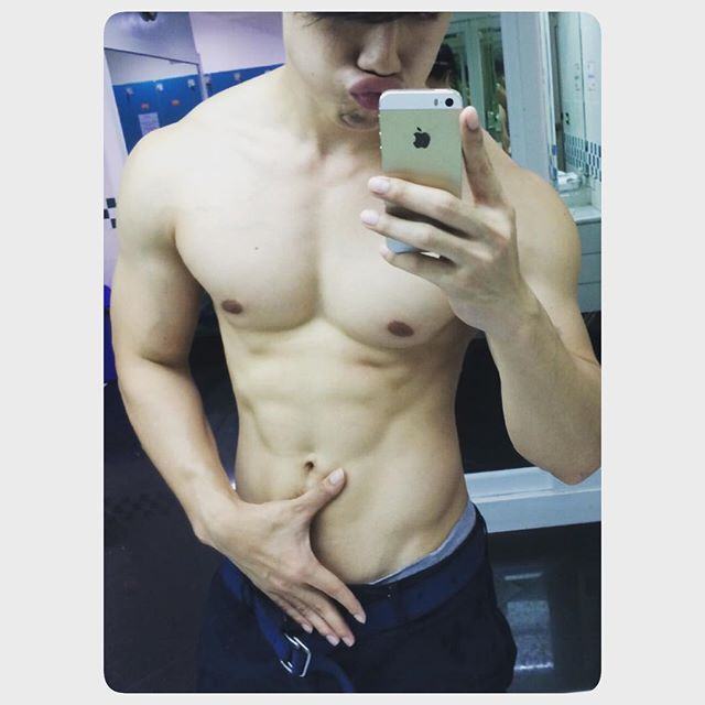 สกาย-จักรพงษ์  1ในนายแบบหนุ่มน่ากอด2015
