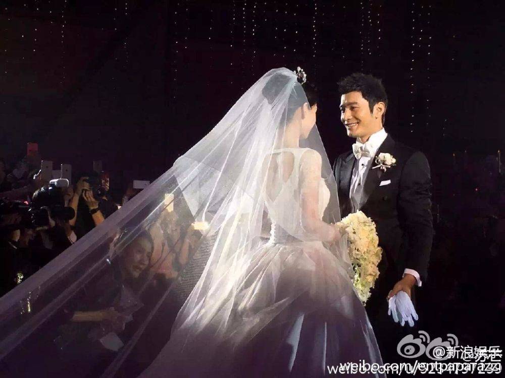 งานแต่งงานของ หวงเสี่ยวหมิง และแองเจอล่า เบบี้ (หยางหยิง) สองนักแสดงจากจีน