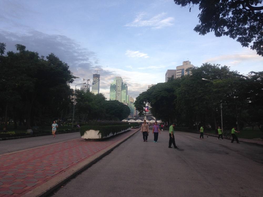 สวนลุมยามเช้า