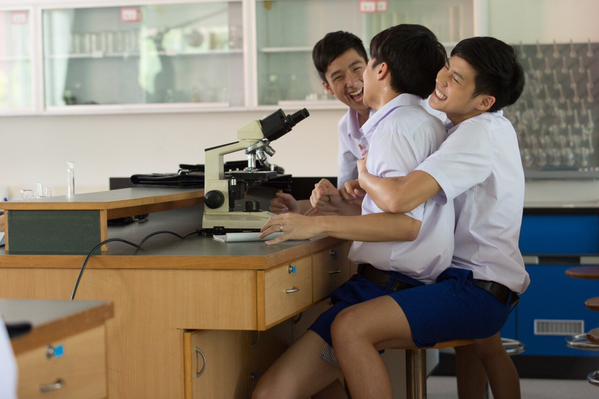ชอบเข้าข้างหลังหรอนน #Hormones3 :10-10-2015