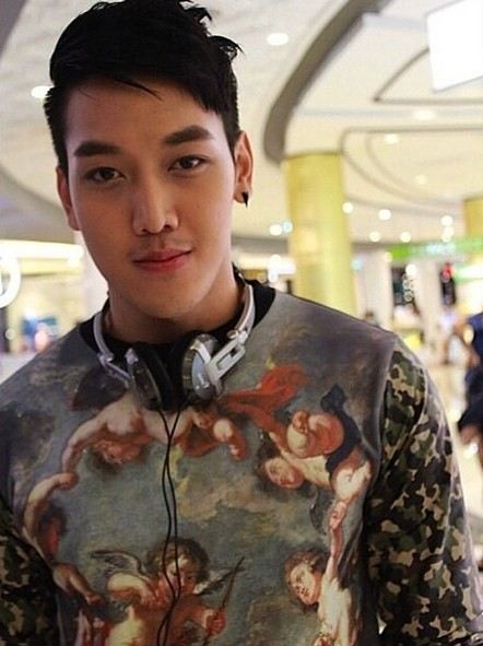 แบงค์ Men's Health 2015 สูงหล่อ น่า.. Kissss ..