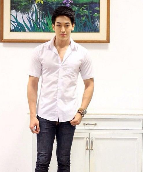 แบงค์ Men's Health 2015 สูงหล่อ น่า.. Kissss ..