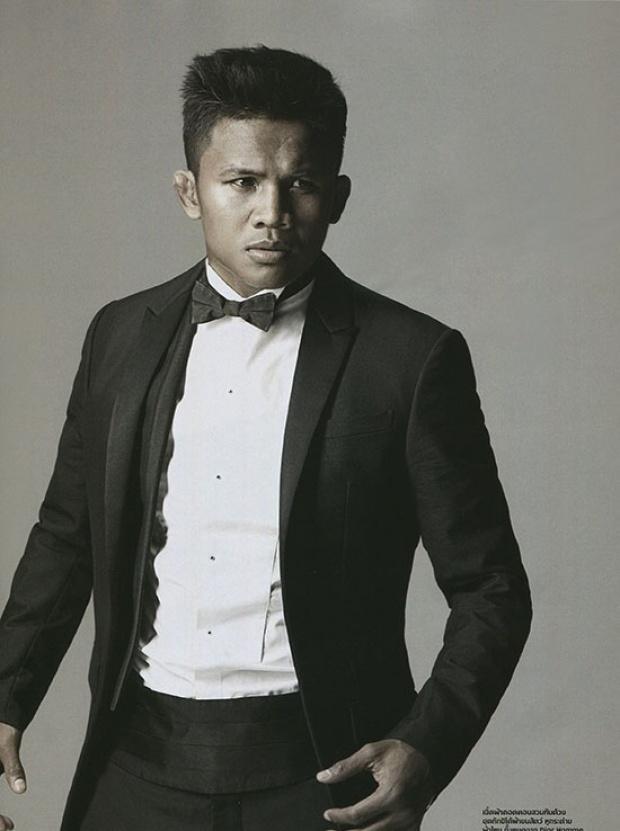 บัวขาว ลุคนี้นายหล่อเท่ห์ไม่ใช่เล่น