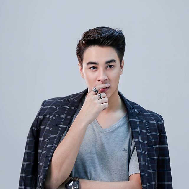"ฟีฟ่า เปรมอนันต์" หล่อๆ แบบนี้เอาใส่ห่อให้ด้วย :)