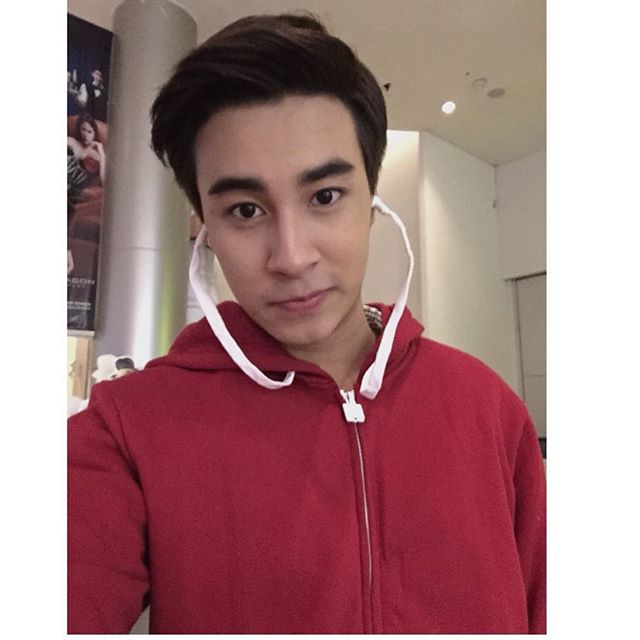 "ฟีฟ่า เปรมอนันต์" หล่อๆ แบบนี้เอาใส่ห่อให้ด้วย :)