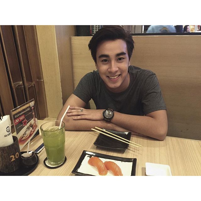 "ฟีฟ่า เปรมอนันต์" หล่อๆ แบบนี้เอาใส่ห่อให้ด้วย :)