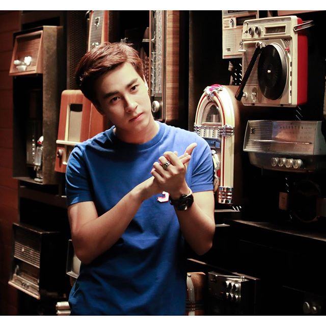 "ฟีฟ่า เปรมอนันต์" หล่อๆ แบบนี้เอาใส่ห่อให้ด้วย :)