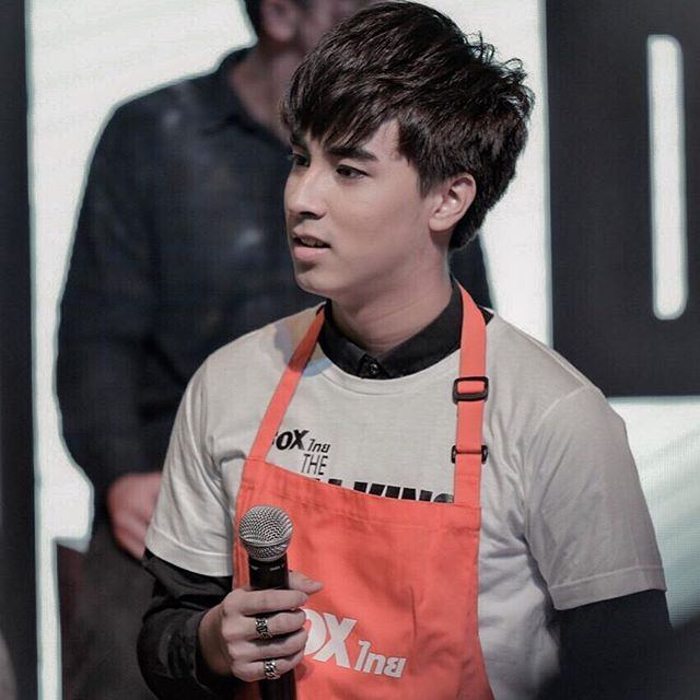 "ฟีฟ่า เปรมอนันต์" หล่อๆ แบบนี้เอาใส่ห่อให้ด้วย :)