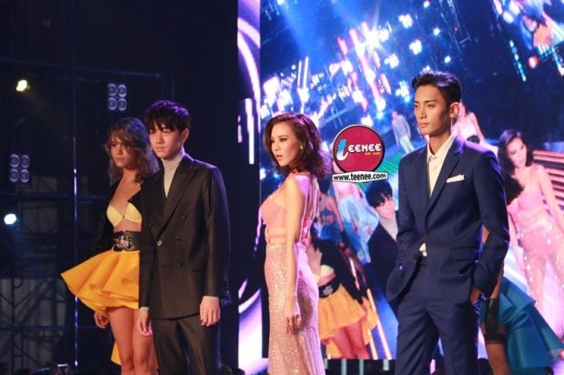 ชมพู่ อารยา - คริส หอวัง นำทีมประชันแฟชั่นโชว์สุดอลังการ