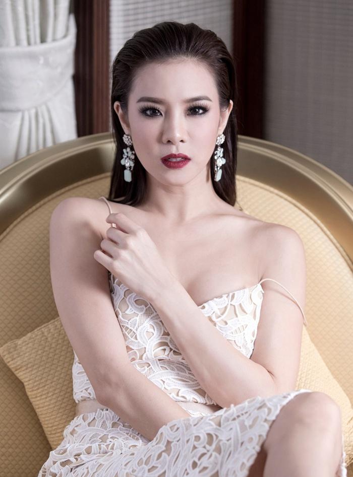 คริส หอวัง @ AROUND Magazine issue 67 October 2015