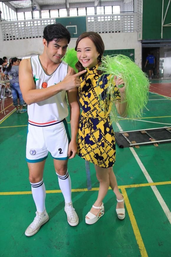 มาดู!! พระเอกหนุ่ม ท็อป จรณ กับ เต้-ประภัทรพงศ์ ใครใส่ชุดบาสได้แซ่บน่าดูกว่ากันใน &ldquo;ห้องหุ่น&ldquo;