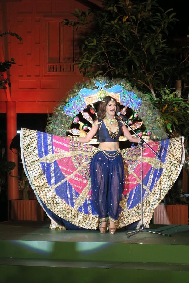 7 สาวเอเซีย vs 13 สาวฝรั่ง ในชุดประจำชาติ MISS GRAND INTERNATIONAL 2015 รอบสุดท้าย
