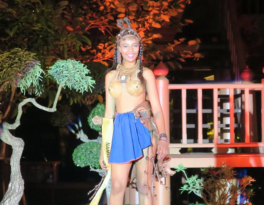 ชุดประจำชาติ Miss Grand International 2015 ไปไม่ถึงดวงดาว...ตกรอบ set#1