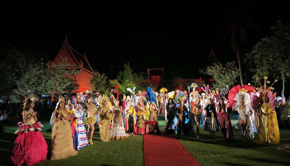 ชุดประจำชาติ Miss Grand International 2015 ไปไม่ถึงดวงดาว...ตกรอบ set#1