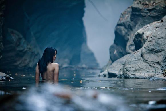 ชาม ไอยวริญท์ เซ็กซี่โนลิมิต ใน “พรหมจรรย์ สวยพันธุ์สยอง”