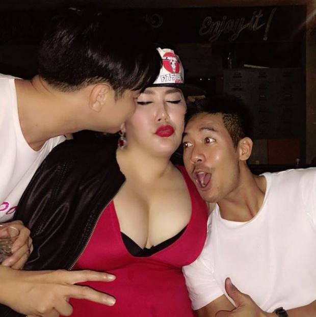 โอ้โห หนุ่มเวียร์ หน้าฟินมาก เมื่อเจอสิ่งนี้อยู่ตรงหน้า (ดูอ้อนๆ หื่นๆ นะ อิอิ)