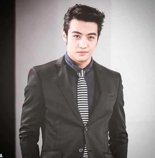 ไม่หล่อมาก ..แต่โคตรมีเสน่ห์  "ขุน ชานนท์"  พิธีกร  "The Face Thailand"