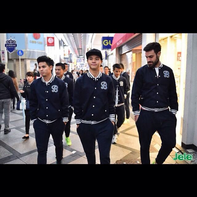 &lsquo;ต้น&rsquo; นฤบดินทร์ คว้ารางวัลสุดยอดหนุ่มนักกีฬาสุดเซ็กซี่ หนุ่มโสดในฝันคลีโอ 2015 (สมเป็นนักเตะในดวงใจจริงๆ)