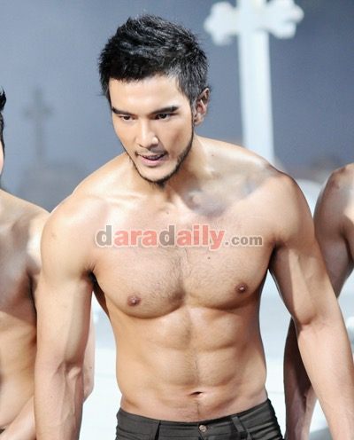 ต๊อบ ชัยวัฒน์
