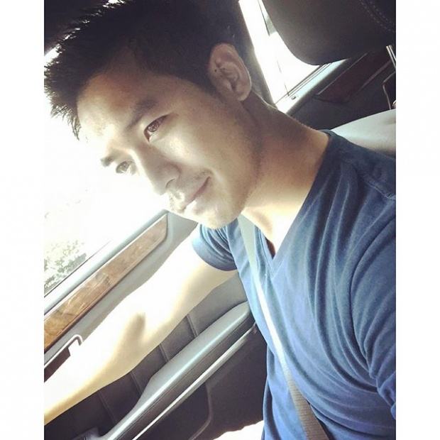 ลุคแบบไหนก็หล่อเท่ห์ไปหมดนะ เฮียเวียร์