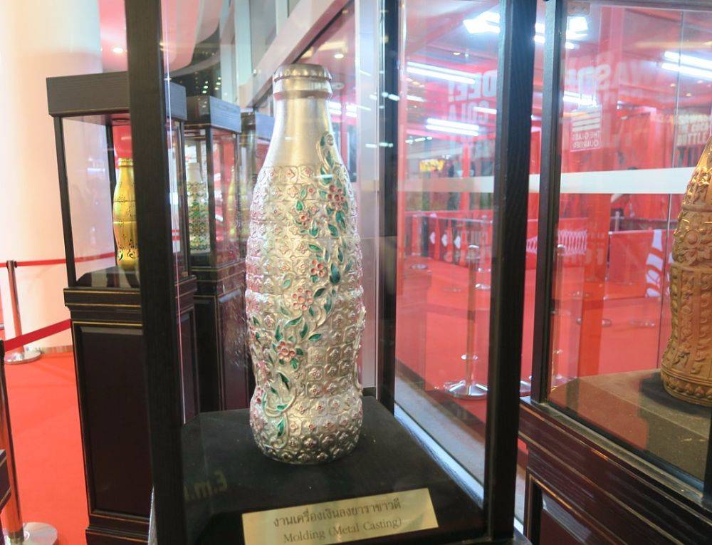 เคยเห็น coke ขวดแบบนี้ไหม?
