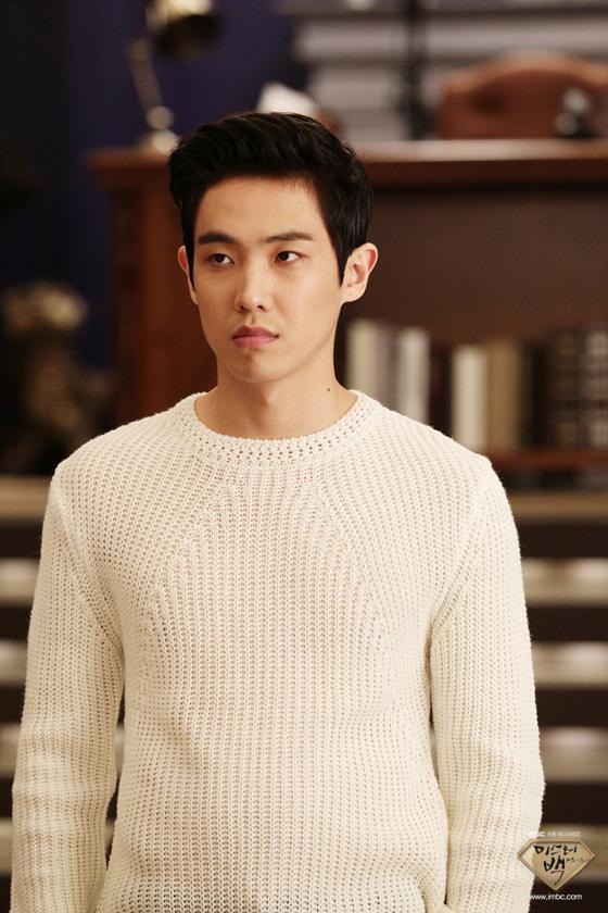 อีจุน MBLAQ ในซีรี่ส์ Mr.Back ขอย้อนวัยให้หัวใจกลับไปเฟี้ยว