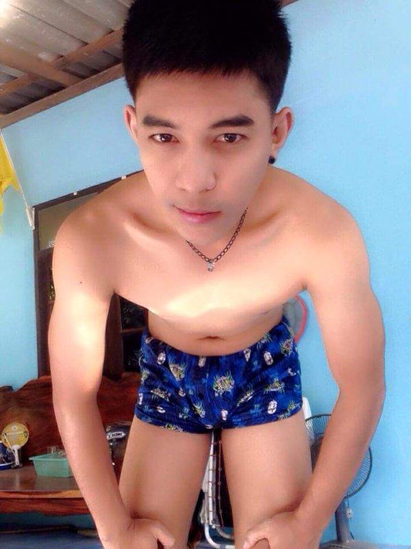 Thai Man on Twitter2