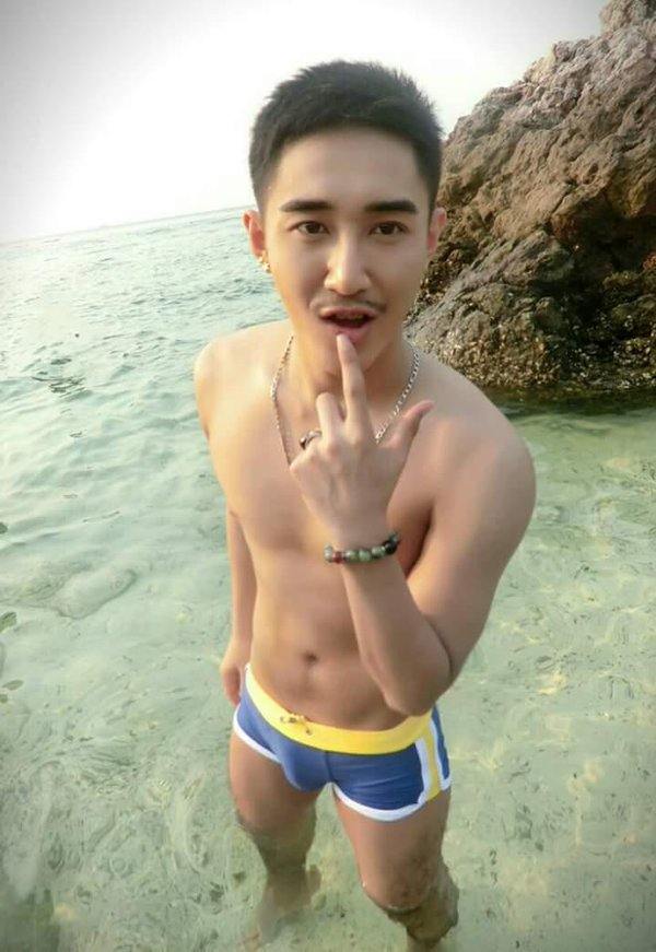 Thai Man on Twitter2