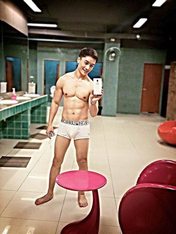 Thai Man on Twitter2