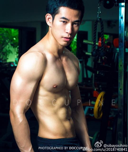 ถอดโชว์เรือนร่าง 868