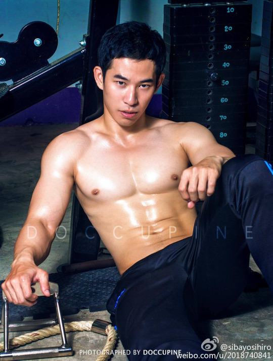 ถอดโชว์เรือนร่าง 868