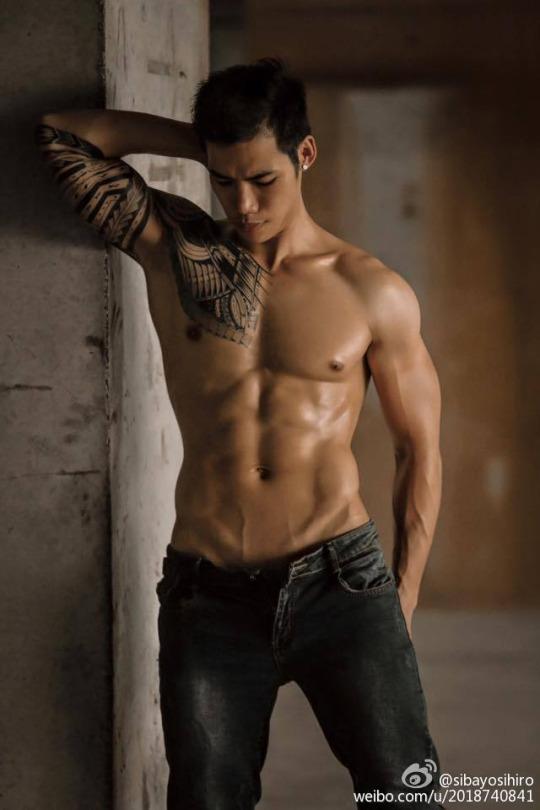 ถอดโชว์เรือนร่าง 870