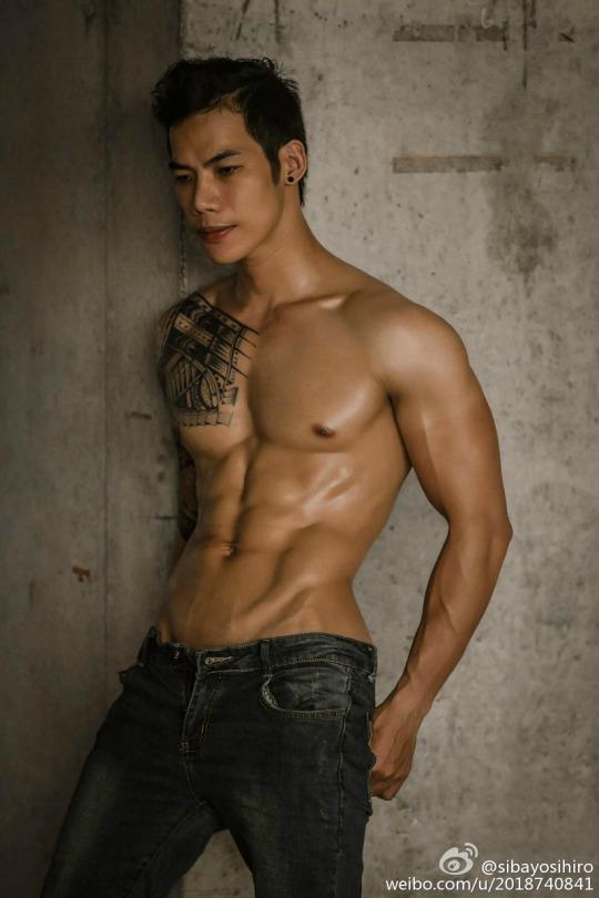 ถอดโชว์เรือนร่าง 870