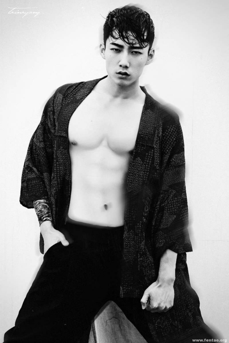 ถอดโชว์เรือนร่าง 893 - Toino Yang