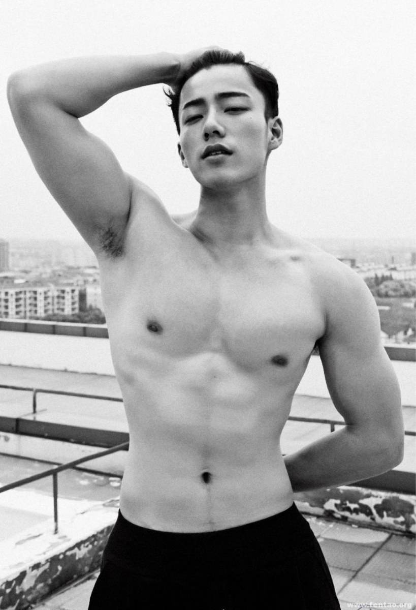 ถอดโชว์เรือนร่าง 893 - Toino Yang