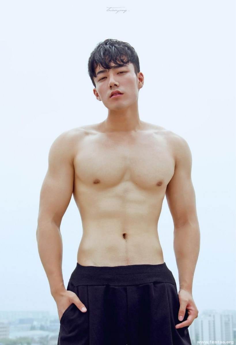 ถอดโชว์เรือนร่าง 893 - Toino Yang