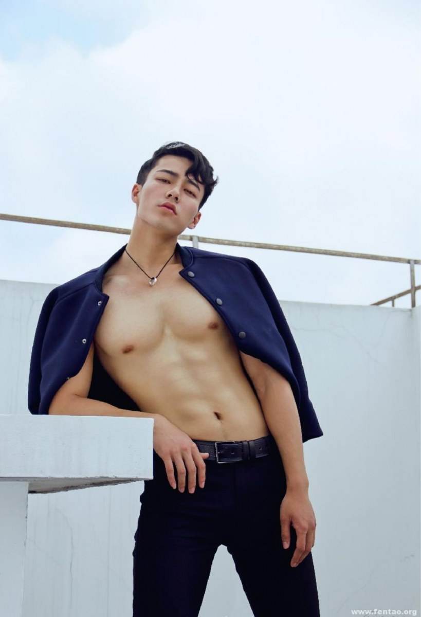 ถอดโชว์เรือนร่าง 893 - Toino Yang