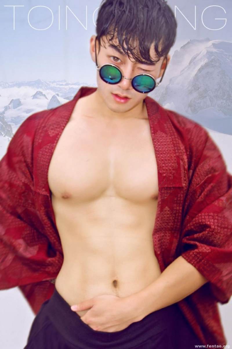 ถอดโชว์เรือนร่าง 893 - Toino Yang