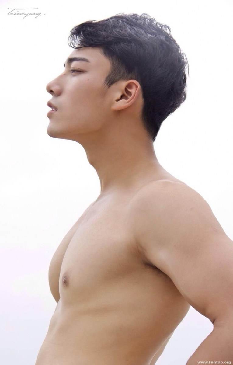 ถอดโชว์เรือนร่าง 893 - Toino Yang