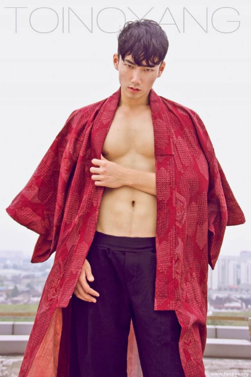 ถอดโชว์เรือนร่าง 893 - Toino Yang