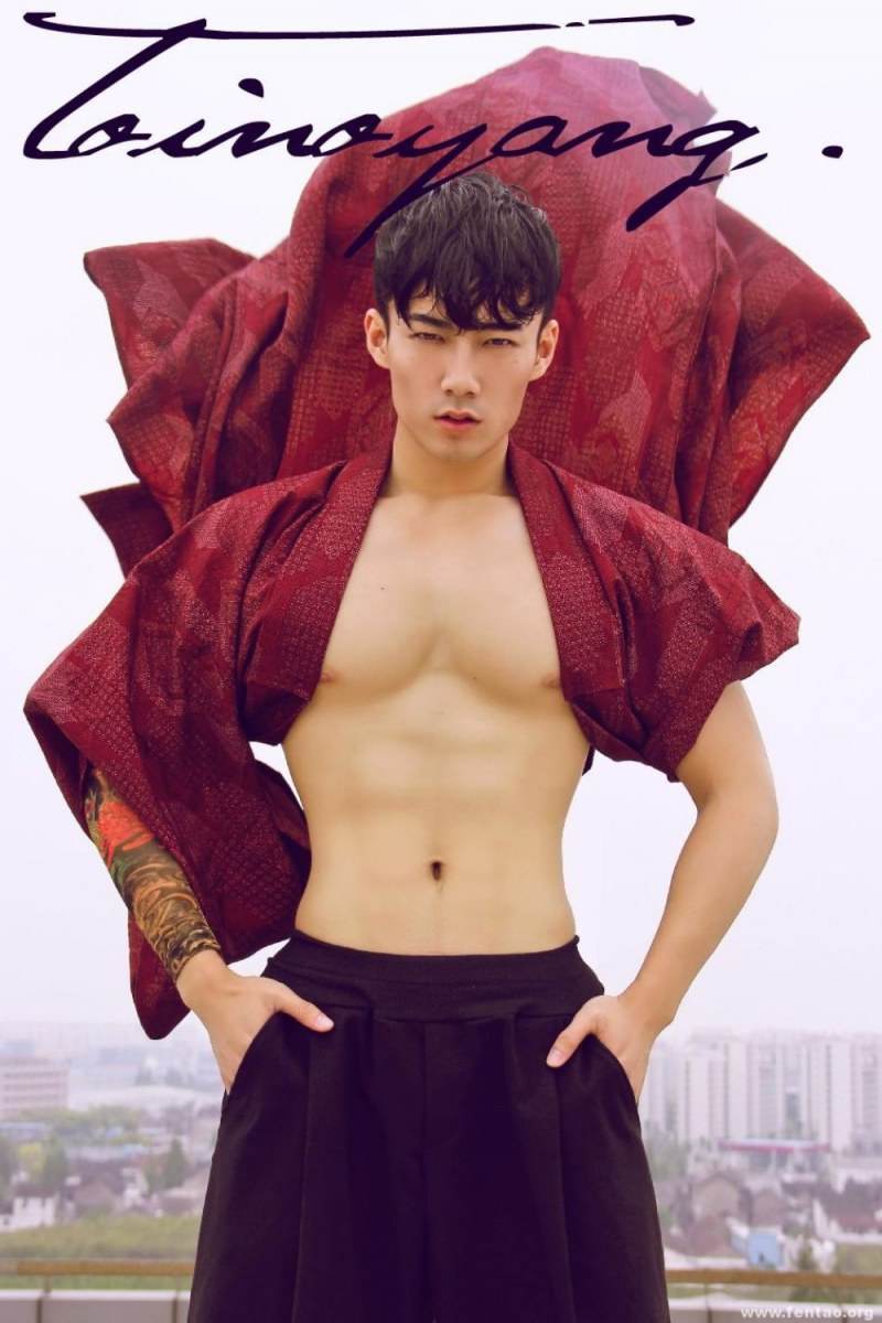 ถอดโชว์เรือนร่าง 893 - Toino Yang