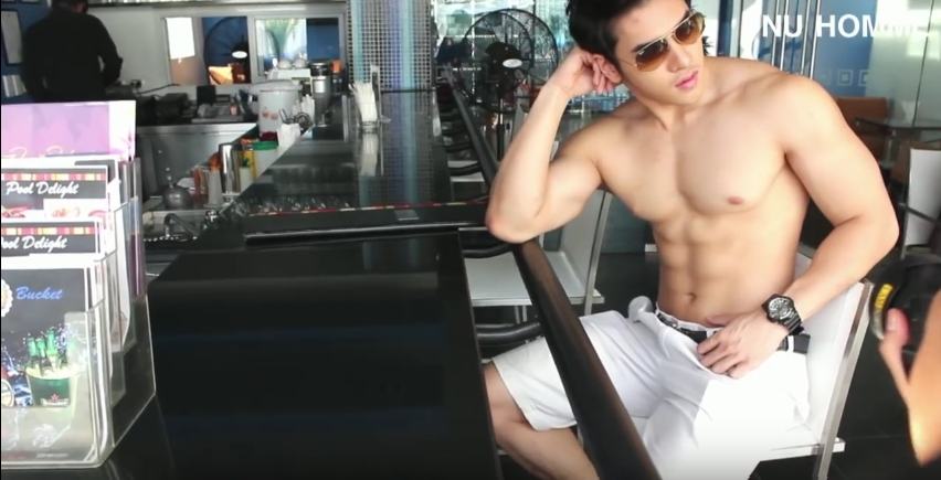 มอส- วัชร์ศรณ์ ศรีเพ็ญ