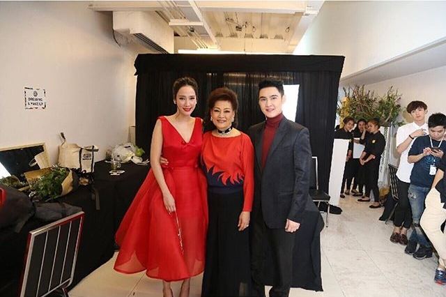 เจิดมาก ! อั้ม พัชราภา กับชุดแดงหัวจรดเท้า สวยแรง ลุคนี้งามเว่อร์