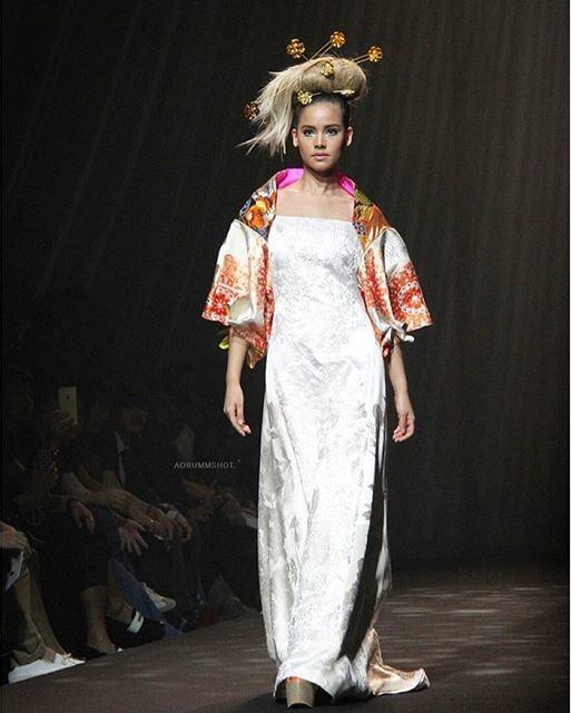 อลังการงานสร้าง รวมดารา-นางแบบมากมาย ในงาน Siam Paragon Bangkok International Fashion Week 2015
